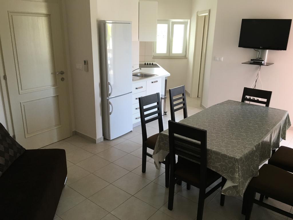 Apartments Meridiana 1 Оребич Экстерьер фото