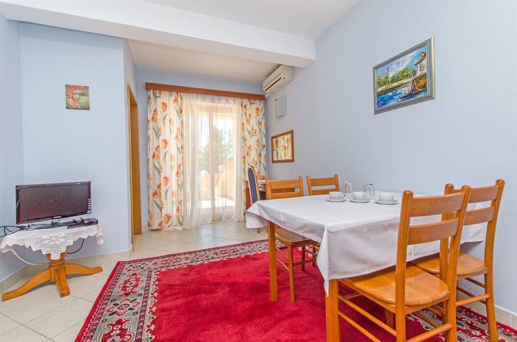 Apartments Meridiana 1 Оребич Экстерьер фото
